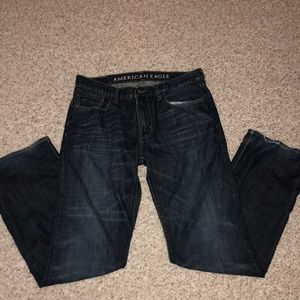 Dark wash men’s American Eagle jeans